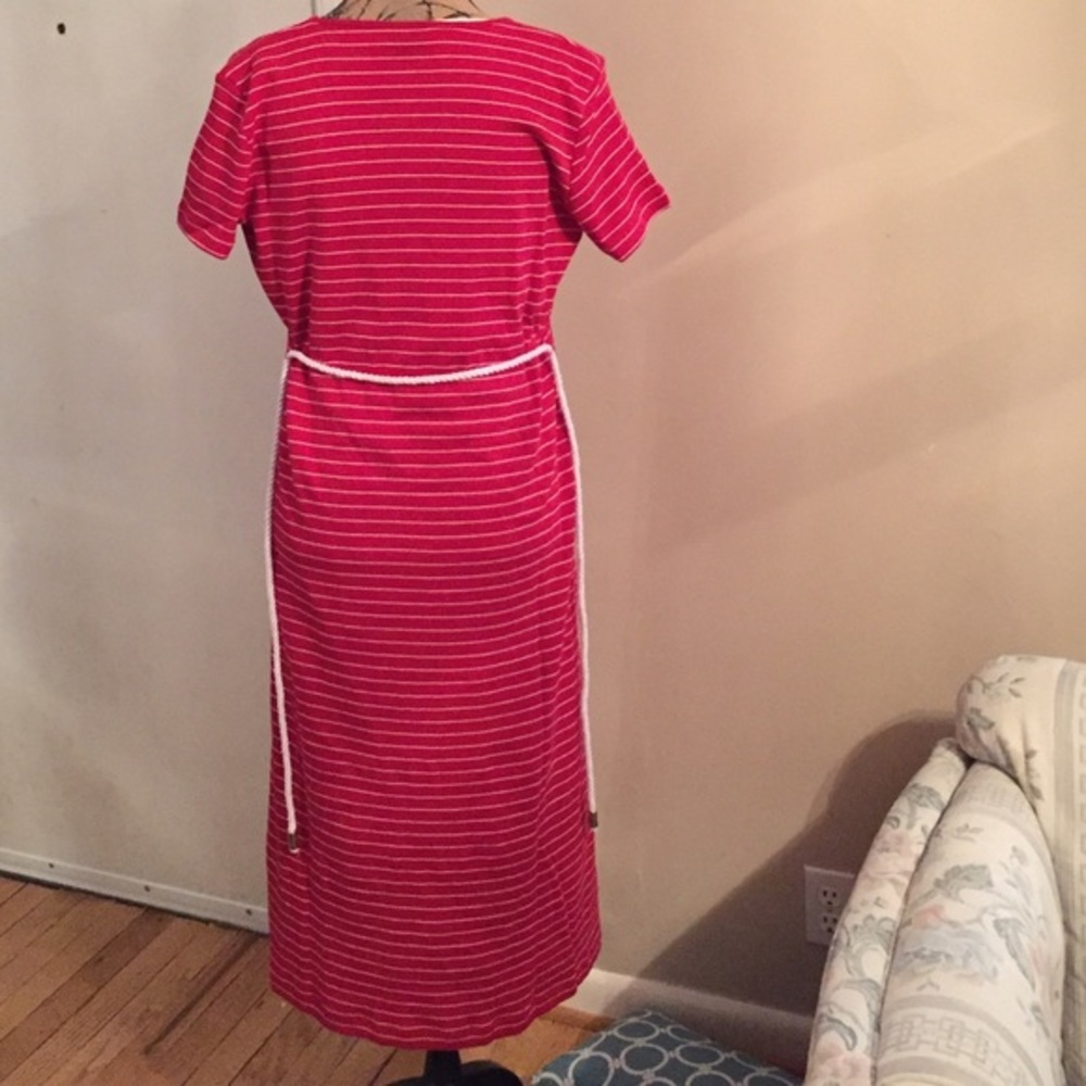 Red dress - Picture 3 of 4